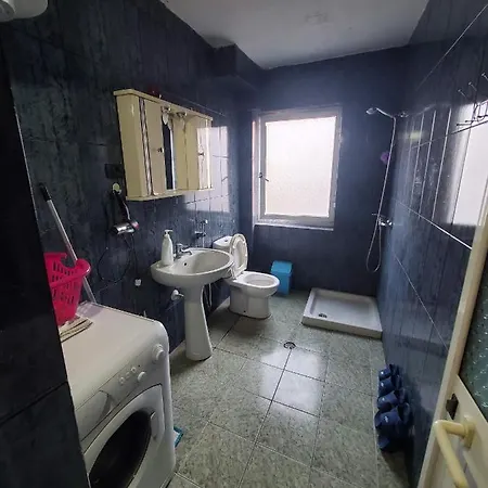 Whole Apartment Center Of Tirana Air Conditioned アパート ティラナ